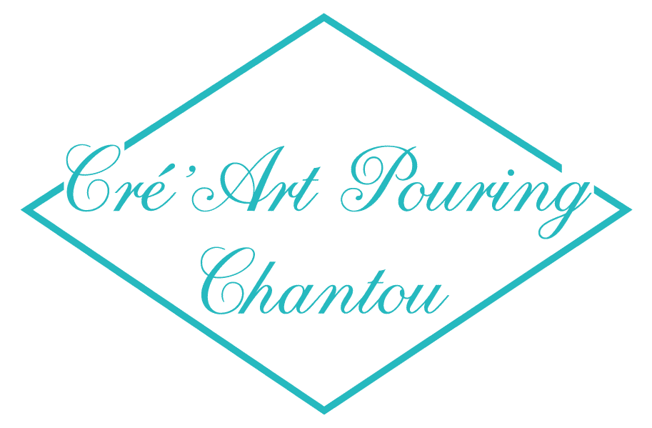 Logo Cré'Art Pouring Chantou : Art et Design Turquoise Logo turquoise Cré'Art Pouring Chantou, texte calligraphié élégant dans un cadre en losange minimaliste.